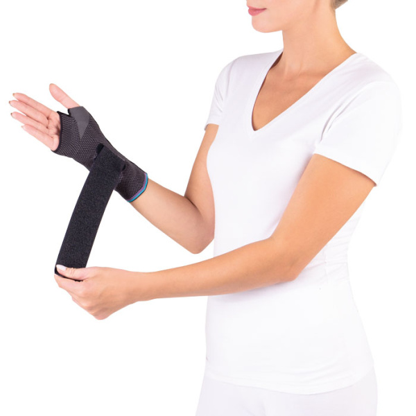 2 Бандаж лучезапястный со съемной стяжкой Т-8381С Evolution ТРИВЕС